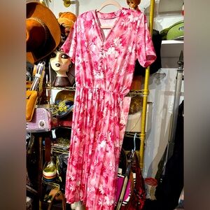 349 // 80s pink & white polyester floral dress with belt // 21" - 24" ptp